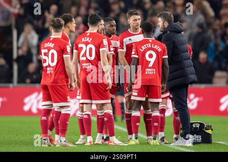 Middlesbrough-Manager Michael Carrick unterrichtet seine Spieler während einer Spielpause beim Sky Bet Championship Match zwischen Middlesbrough und Sheffield Wednesday im Riverside Stadium, Middlesbrough am Donnerstag, den 26. Dezember 2024. (Foto: Trevor Wilkinson | MI News) Credit: MI News & Sport /Alamy Live News Stockfoto