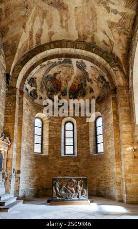 Freskendecke in der St. Georgs Basilika (Bazilika sv. Jiří), ältestes Kirchengebäude innerhalb der Prager Burg, Stockfoto