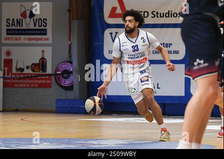 Oostende, Belgien. Dezember 2024. Mechelens Trenton Gibson wurde während eines Basketballspiels zwischen Kangoeroes Mechelen und Limburg United am Donnerstag, den 26. Dezember 2024 in Mechelen, am 17. Tag der Basketballmeisterschaft der belgischen/niederländischen 1. Liga, dargestellt. BELGA FOTO JILL DELSAUX Credit: Belga News Agency/Alamy Live News Stockfoto