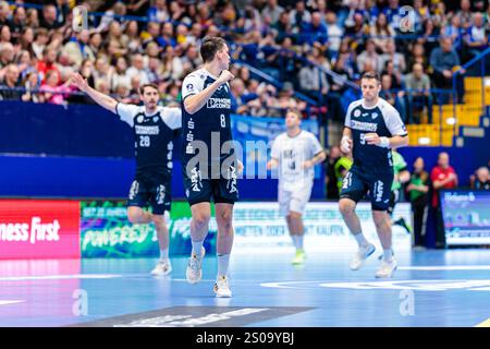 Frederik Simak (TBV Lemgo Lippe, #08) jubelt / freut sich GER, TBV Lemgo Lippe vs. THW Kiel, Handball, 1. Bundesliga 17. Spieltag, Spielzeit 2024/2025, 26.12.2024 Foto: Eibner-Pressefoto/Jan Rollinger Stockfoto