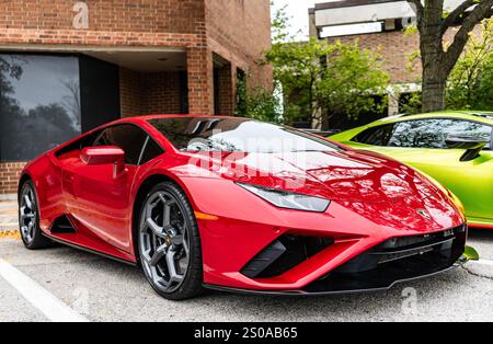 Chicago, Illinois – 29. September 2024: 2020 Lamborghini Huracan LP 640-4 EVO Spyder. Red 2020 Lamborghini Huracan LP 640-4 EVO Spyder parkt auf dem Stockfoto