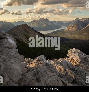 Ausblicke beim Wandern auf dem Tent Ridge im Kananaskis Country von Alberta Stockfoto