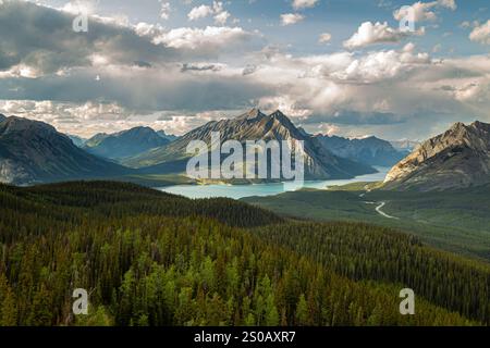 Ausblicke beim Wandern auf dem Tent Ridge im Kananaskis Country von Alberta Stockfoto