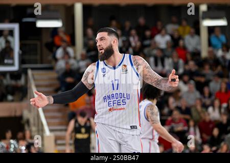 Monaco, Monaco. Dezember 2024. Vincent Poirier, der am 26. dezember 2024 in der Gaston Medecin Hall in Monaco spielt, ist während des Euroleague-Spiels zwischen AS Monaco und Anadolu Efes Istanbul im Einsatz, Foto: Laurent Coust/ABACAPRESS; COM Credit: Abaca Press/Alamy Live News Stockfoto