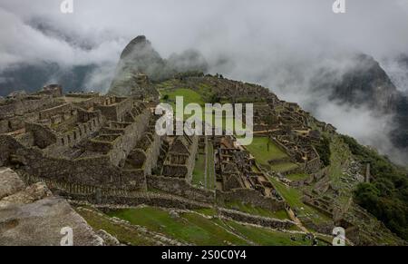 Panoramablick über Machu Picchu vom Sonnentor Stockfoto