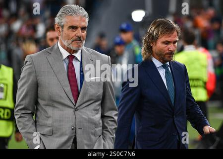 Torino, Italien. September 2022. Foto Marco Alpozzi/LaPresse 14 Settembre 2022 - Turin, Italien - Sport, calcio - Juventus vs Benfica - UEFA Champions League 2022/2023 - ein Gironi - Juventus Stadion. Nella Foto: Maurizio Arrivabene, Pavel Nedved 14. September 2022 Turin, Italien - Sport, calcio - Juventus vs Benfica - UCL 2022/2023 - Gruppenphase - Juventus Stadium. Im Bild: Maurizio Arrivabene, Pavel Nedved Credit: LaPresse/Alamy Live News Stockfoto