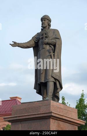 SMOLENSK, RUSSLAND - 12. JULI 2024: Denkmal für Großfürst Wladimir aus nächster Nähe. Smolensk, Russland Stockfoto