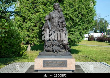 SMOLENSK, RUSSLAND - 12. JULI 2024: Denkmal für die Guerillas, Teilnehmer der Operation "Kinder". Smolensk Stockfoto