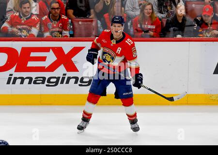 SUNRISE, FL - Florida Panthers Matthew Tkachuk #19 in Aktion (Foto: Chris Arjoon) Stockfoto