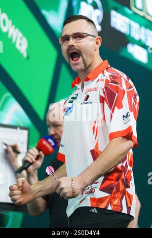 London, Großbritannien. Dezember 2024. Damon Heta feierte während der PDC Paddy Power World Darts Championship 2024/2025 im Alexandra Palace, London, Großbritannien am 27. Dezember 2024 Credit: Every Second Media/Alamy Live News Stockfoto