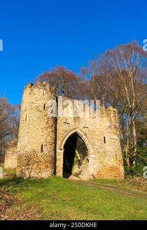 Dezember Blick auf Roundhay Park Castle, Leeds, West Yorkshire, England, Großbritannien Stockfoto