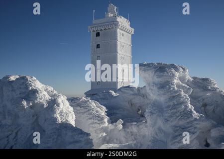 Winterskulpturen Turm Brocken Harz Deutschland Stockfoto