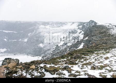Vulkankrater; Schneesturm; Nordisland Stockfoto