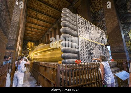 Wat Pho, Tempel des liegenden Buddha. Sehenswürdigkeiten, architektonisch bedeutender Tempelkomplex. Es ist die Heimat von Phra Buddhasaiyas. Die Gilde Stockfoto