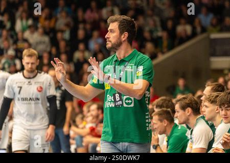 Ben Matschke (frisch auf Goeppingen, Cheftrainer), frisch auf Goeppingen vs. MT Melsungen, Handball, Bundesliga, 17. Spieltag, Saison 2024/2025, 27.12.2024, Foto: Eibner-Pressefoto/Max Vogel Stockfoto