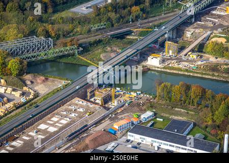 Luftaufnahme, Emschertalbrücke der Autobahn A43 und Eisenbahnbrücke über Emscher und Rhein-Herne-Kanal, Baukau, Herne, Ruhrgebiet, Stockfoto