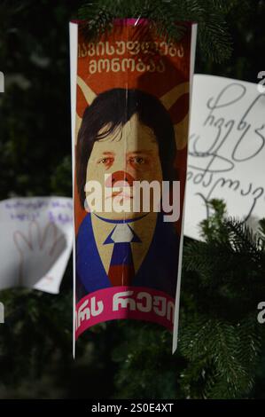 Tiflis, Georgien - 11. Dezember 2024 - Pro-europäische Demonstranten in der Nähe des Parlamentsgebäudes. (Foto: Markku Rainer Peltonen) Stockfoto