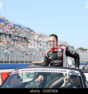 Milwaukee Wisconsin, USA – 17. August 2014: Verizon IndyCar Series Indyfest ABC 250 Drivers Parade. 3 Helio Castroneves Sao Paulo, Brasilien Hitachi Team Stockfoto