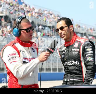 Milwaukee Wisconsin, USA – 17. August 2014: Interview mit dem Fahrer von Verizon IndyCar Series Indyfest ABC 250. 3 Helio Castroneves Sao Paulo, Brasilien Hitachi Te Stockfoto