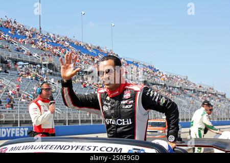 Milwaukee Wisconsin, USA – 17. August 2014: Verizon IndyCar Series Indyfest ABC 250 Drivers Parade. 3 Helio Castroneves Sao Paulo, Brasilien Hitachi Team Stockfoto