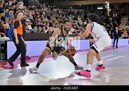 Als Monaco Spieler #0 Elie Okobo und Istanbul Spieler # 3 sind Jordan Nwora während des Euroleague-Spiels zwischen AS Monaco und Anadolu Efes Istanbul in Gaston Medecin Hall zu sehen. Endergebnis: AS Monaco 94 - 75 Anadolu Efes Istanbul Stockfoto