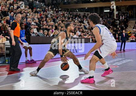 Als Monaco-Spieler #0 sind Elie Okobo und Istanbul-Spieler # 3Jordan Nwora beim Euroleague-Spiel zwischen AS Monaco und Anadolu Efes Istanbul in Gaston Medecin Hall zu sehen. Endergebnis: AS Monaco 94 - 75 Anadolu Efes Istanbul Stockfoto