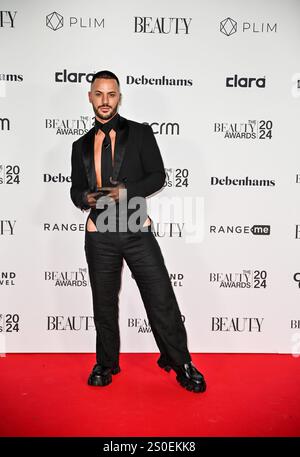 The Beauty Awards 2024 - Celebrity Arrivals mit: Carl Bembridge Wo: London, Großbritannien Wann: 25 Nov 2024 Credit: Laura Rose/WENN Stockfoto