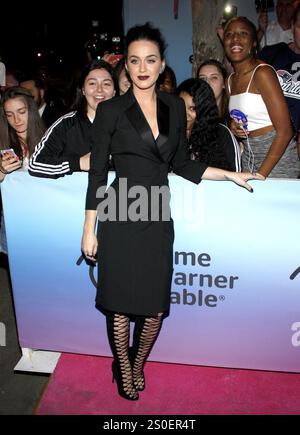 Katy Perry bei der Weltpremiere von EPIX's 'Katy Perry: The Prismatic World Tour', die am 26. März 2015 im Ace Hotel Theater in Los Angeles, USA, stattfand. Stockfoto