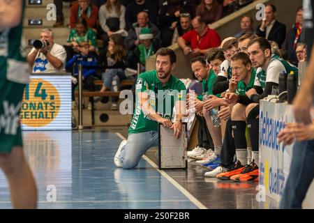 Goeppingen, Deutschland. Dezember 2024. Ben Matschke (frisch auf Goeppingen, Cheftrainer), frisch auf Goeppingen vs. MT Melsungen, Handball, Bundesliga, 17. Spieltag, Saison 2024/2025, 27.12.2024, Foto: Eibner-Pressefoto/Max Vogel Credit: dpa/Alamy Live News Stockfoto