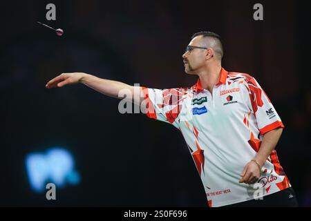 London, Großbritannien. Dezember 2024. Damon Heta während der PDC Paddy Power World Darts Championship 2024/2025 im Alexandra Palace, London, England, Großbritannien am 27. Dezember 2024 Credit: Every Second Media/Alamy Live News Stockfoto