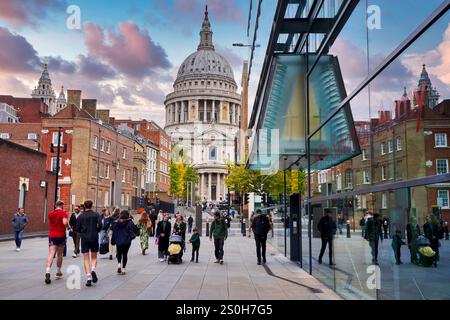 Das internationale Hauptquartier der Heilsarmee, St. Paul's Cathedral, London, England, Großbritannien Stockfoto