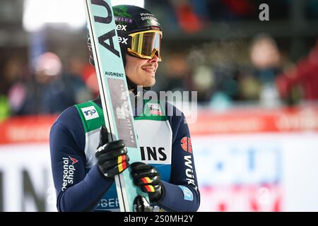 Oberstdorf, Deutschland. Dezember 2024. Skisport/Skispringen: Vier-Hügel-Turnier, Weltmeisterschaft, große Schanze, Männer, Qualifikation, Philipp Raimund (Deutschland) nach dem Sprung. Vermerk: Daniel Karmann/dpa/Alamy Live News Stockfoto