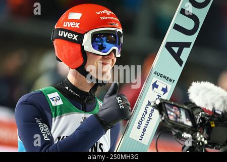 Oberstdorf, Deutschland. Dezember 2024. Skisport/Skispringen: Vier-Hügel-Turnier, Weltmeisterschaft, große Schanze, Männer, Qualifikation, Stephan Leyhe (Deutschland) nach dem Sprung. Vermerk: Daniel Karmann/dpa/Alamy Live News Stockfoto