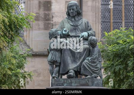 Denkmal für Johann Nepomuk Christoph Friedrich Schmid, geboren 1768, gestorben 1854, Priester und Schriftsteller, Dinkelsbüehl, Bayern, Deutschland, Europa Stockfoto