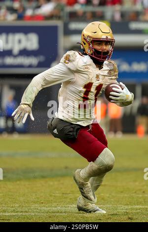 Bronx, New York, USA. Dezember 2024. Boston College Eagles Wide Receiver LEWIS BOND (11) taucht während des Pinstripe Bowl 2024 zwischen Nebraska Cornhuskers und Boston College Eagles im Yankee Stadium in der Bronx, NY auf. (Credit Image: © Scott Rausenberger/ZUMA Press Wire) NUR REDAKTIONELLE VERWENDUNG! Nicht für kommerzielle ZWECKE! Quelle: ZUMA Press, Inc./Alamy Live News Stockfoto