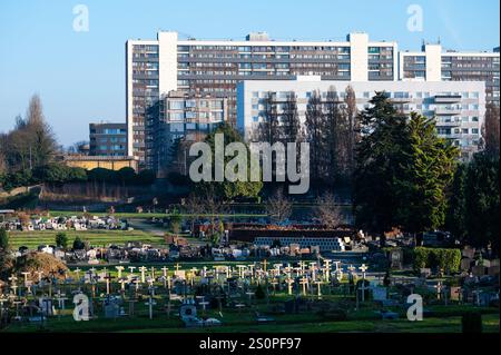 Friedhöfe und Sozialwohnungen in Jette, Region Brüssel-Hauptstadt, Belgien, 28. Dezember 2024 Stockfoto