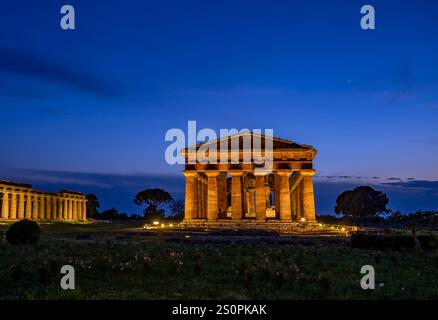 Dorischer Tempel der Hera von ca. 450 v. Chr., als der Tempel des Poseidon oder Apollo in Paestum, Italien früher falsch zugeschrieben. Stockfoto