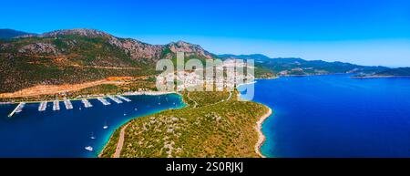 Panoramablick auf die Stadt Kas. Kas oder Kash ist ein kleiner Badeort in der Provinz Antalya in der Türkei. Stockfoto