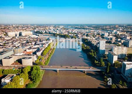 Nantes Antenne Panoramablick. Nantes ist eine Stadt in der Region Loire-Atlantique in Frankreich Stockfoto