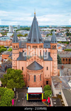 Mainzer Dom Antenne Panoramablick, auf dem Marktplatz der Stadt Mainz in Deutschland Stockfoto