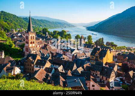 Bacharach Antenne Panoramablick. Bacharach ist eine kleine Stadt im Rheintal in Rheinland-Pfalz, Deutschland Stockfoto