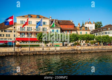 Waterfront in Nyon. Nyon ist eine Stadt am Ufer des Genfer Sees im Kanton Waadt in der Schweiz Stockfoto