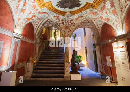 NIZZA, FRANKREICH - 27. SEPTEMBER 2018: Das Palais Lascaris ist ein Musikinstrumentenmuseum in Nizza, Frankreich Stockfoto
