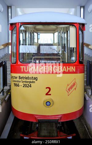 Deutschland, Baden-Württemberg, Karlsruhe 29.12.2024, Deutschland, DE, Baden-Württemberg, Karlsruhe im Bild die Turmbergbahn, Deutschlands aelteste noch betriebene Standseilbahn, Bahn, Turmberg, Durlach, Nostalgie, Talstation, Bergstation, Aussichtsterrasse, Ausflugsziel, Familie, Bauwerk, Veraenderung, Zwillingswagen, Nahverkehr Baden-Württemberg *** Deutschland, Baden Württemberg, Karlsruhe 29 12 2024, Deutschland, DE, Baden Württemberg, Karlsruhe im Bild die Turmbergbahn, Deutschlands älteste Standseilbahn noch in Betrieb, Eisenbahn, Turmberg, Durlach, Nostalgie, talstation, mou Stockfoto