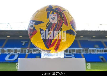 Peterborough, Großbritannien. Dezember 2024. Match Day Ball während des Spiels der Sky Bet League 1 zwischen Peterborough und Barnsley in der London Road, Peterborough am Sonntag, den 29. Dezember 2024. (Foto: Kevin Hodgson | MI News) Credit: MI News & Sport /Alamy Live News Stockfoto