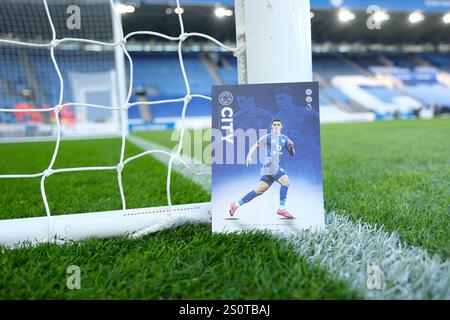 King Power Stadium, Leicester, Großbritannien. Dezember 2024. Premier League Football, Leicester City gegen Manchester City; Spieltagsprogramm neben dem Tor vor dem Anstoß Credit: Action Plus Sports/Alamy Live News Stockfoto