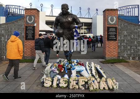 Liverpool, Großbritannien. Dezember 2024. William 'Dixie' Dean Statue während des Premier League Matches Everton gegen Nottingham Forest im Goodison Park, Liverpool, Vereinigtes Königreich, 29. Dezember 2024 (Foto: Gareth Evans/News Images) in Liverpool, Vereinigtes Königreich am 29. Dezember 2024. (Foto: Gareth Evans/News Images/SIPA USA) Credit: SIPA USA/Alamy Live News Stockfoto