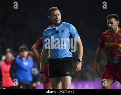 Twickenham, London, Großbritannien. Dezember 2024. Schiedsrichter Matthew Carley beim Gallagher Premiership Rugby Big Game 16 zwischen Harlequins und Leicester Tigers im Allianz Stadium, Twickenham am 28. Dezember 2024 in London. Foto von Gary Mitchell Credit: Gary Mitchell, GMP Media/Alamy Live News Stockfoto