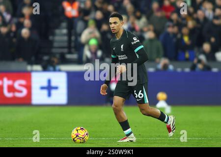 London, Großbritannien. Dezember 2024. London, England, 29. Dezember 2024: Trent Alexander-Arnold (66 Liverpool) während des Premier League-Spiels zwischen West Ham United und Liverpool im London Stadium in London, England (Alexander Canillas/SPP) Credit: SPP Sport Press Photo. /Alamy Live News Stockfoto