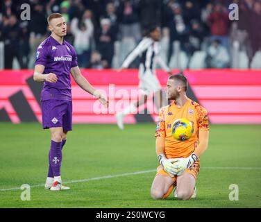 Turin, Italien. Dezember 2024. David de Gea ACF Fiorentina und Pietro Comuzzo ACF Fiorentina während der italienischen Saison 2024/25, Fußballspiel zwischen Juventus FC und ACF Fiorentina am 29. Dezember 2024 im Allianz Stadium in Turin Italien. Quelle: Nderim Kaceli/Alamy Live News Stockfoto
